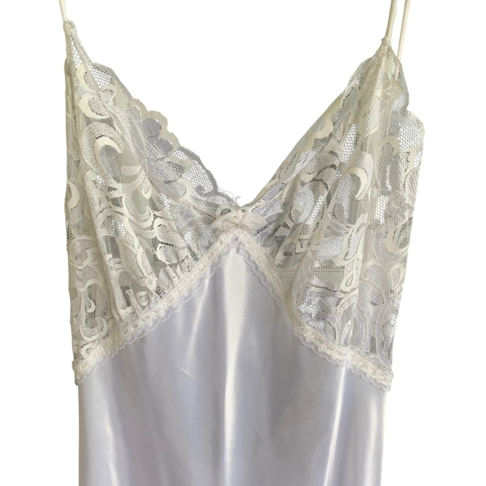 American Vintage Ivory Lace & Satin Chemise